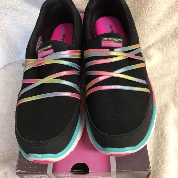 skechers synergy scene stealer